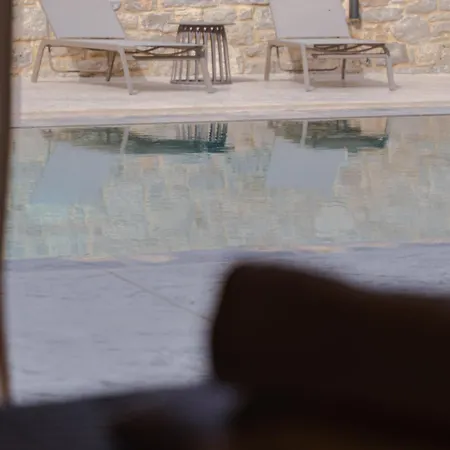 Avelios Villa Karefiliana