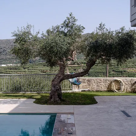 Avelios Villa Karefiliana