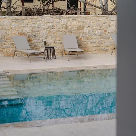 Avelios Villa Karefiliana